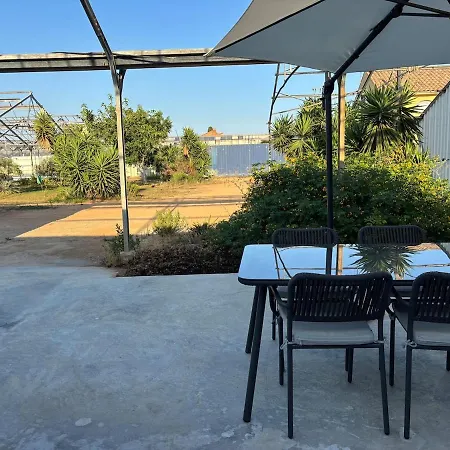 Holiday home Atypique Entre Campagne Et *