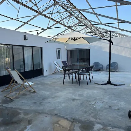 Holiday home Atypique Entre Campagne Et Hyeres